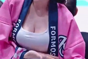 我爱台妹！宝岛联赛啦啦队美女梓梓，这身材也太犯规了！😍